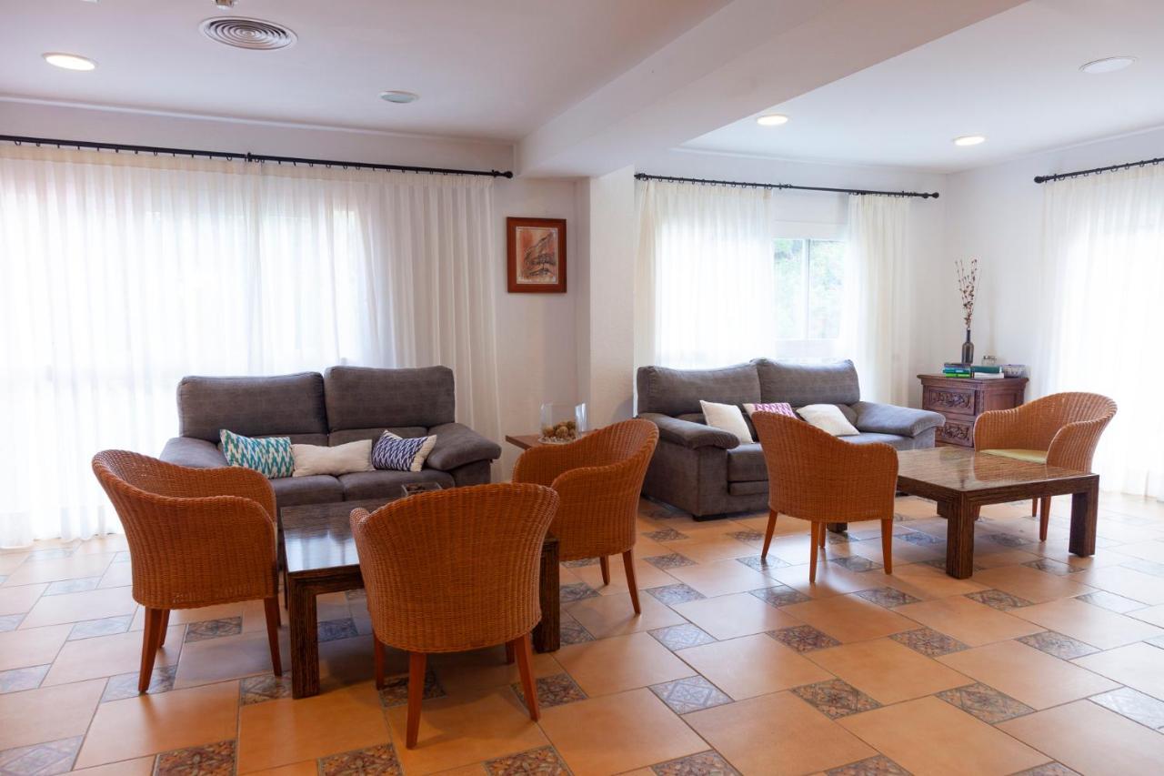 Hotel Roca Plana Es Pujols Exterior photo