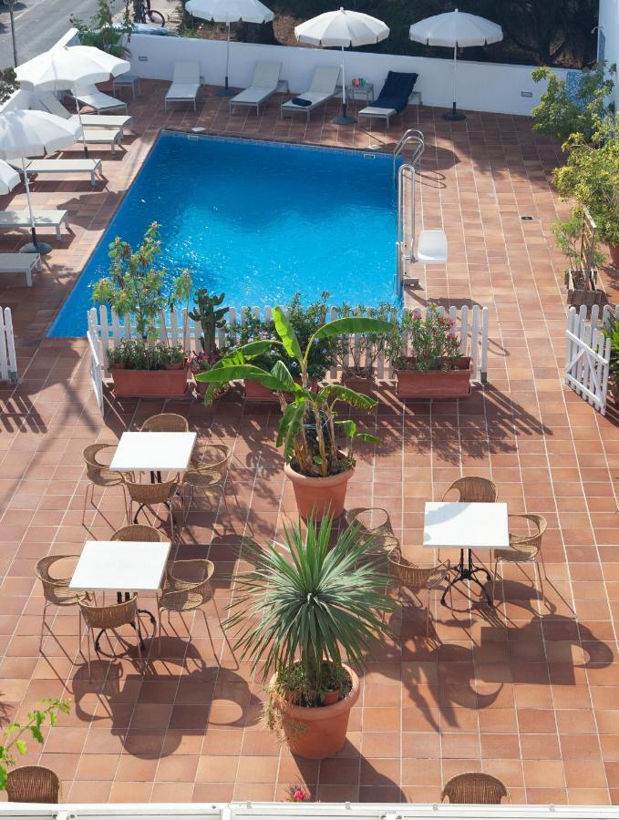 Hotel Roca Plana Es Pujols Exterior photo